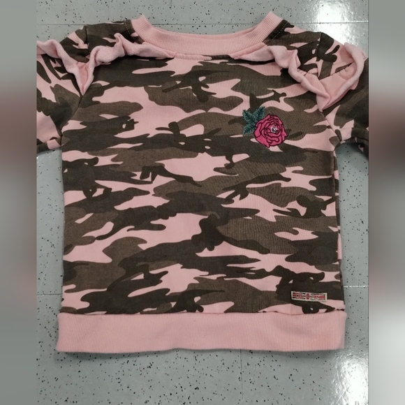 Hudson Camouflage Rose Ruffle Sweatshirt Size 4T - Picture 7 of 12